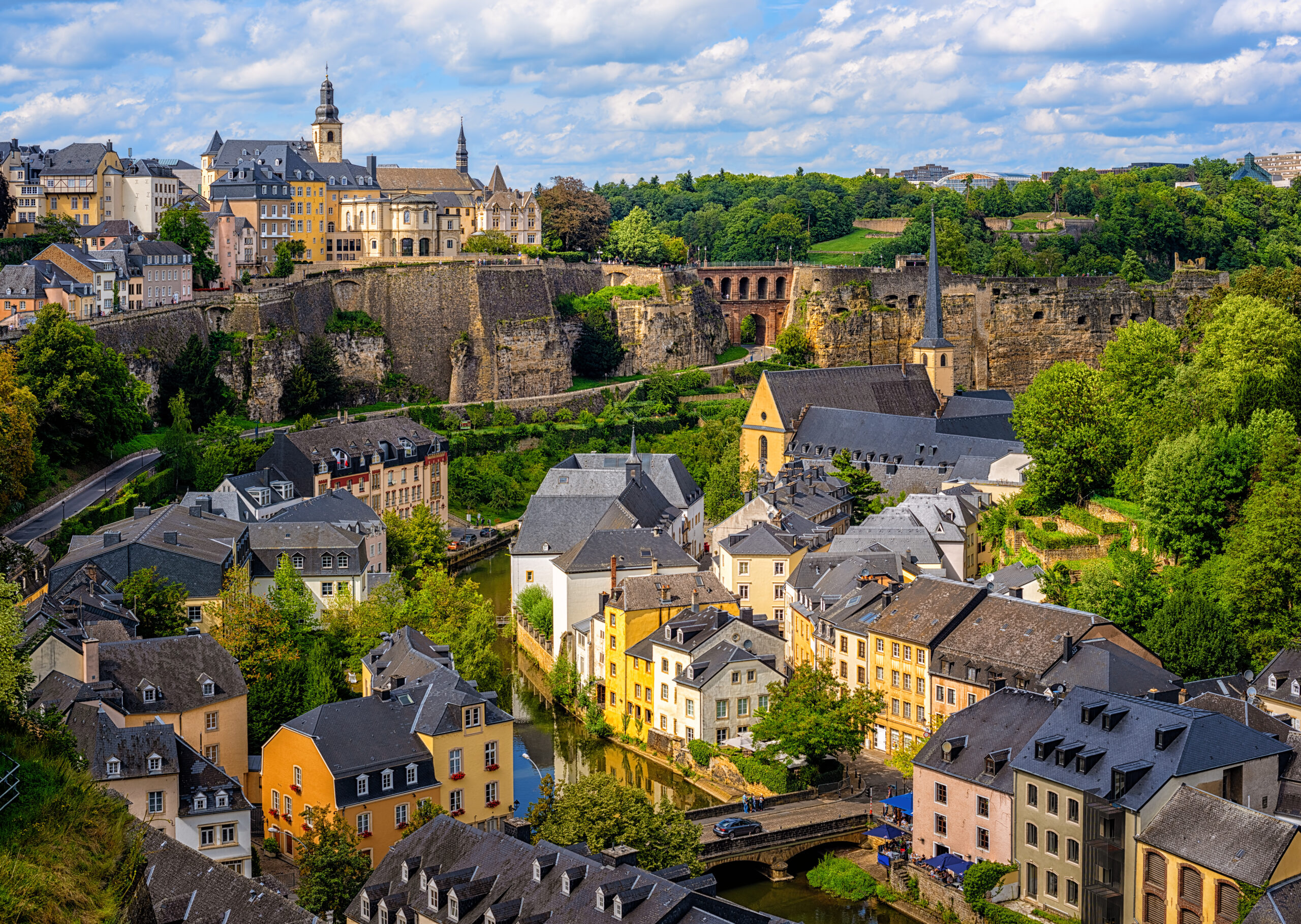 Widok na dzielnicę Grund w mieście Luksemburg