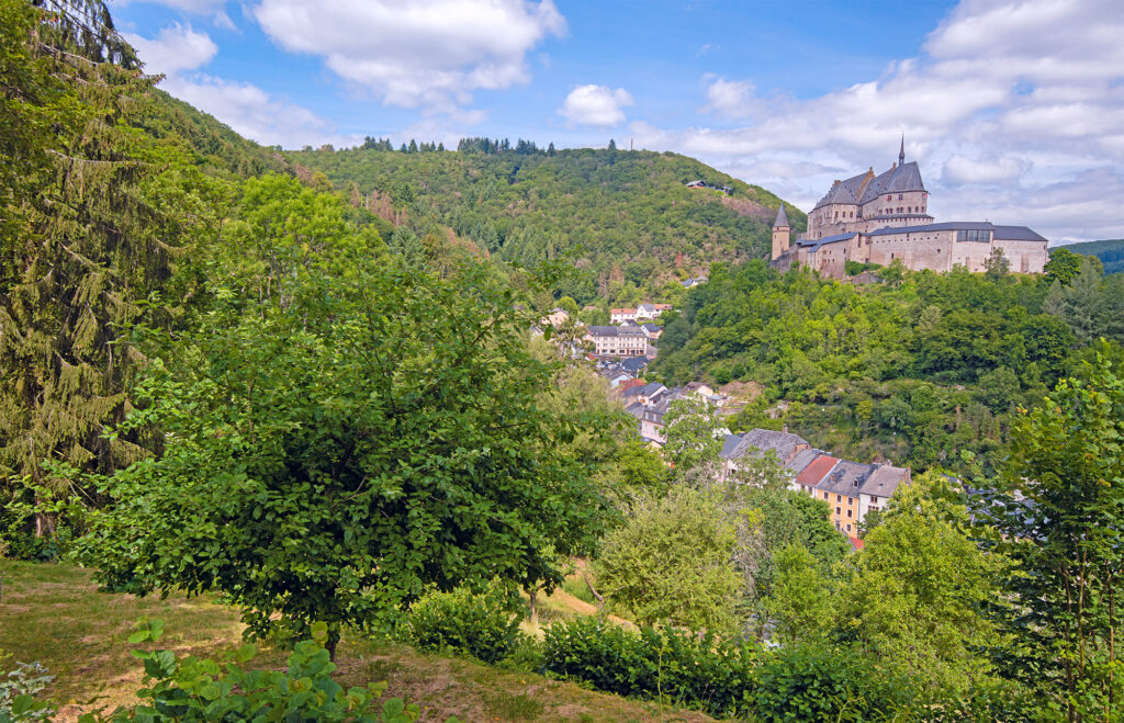 Widok na zamek w Vienden w Luksemburgu